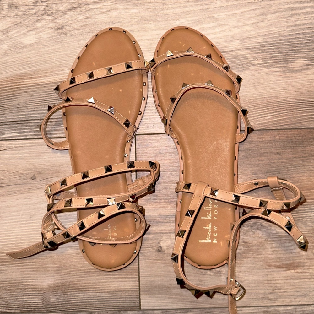 NWOT Nicole Miller New York Studded Sandal